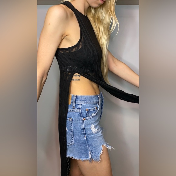 Guess High Slit Cover Up Top. - Picture 4 of 8